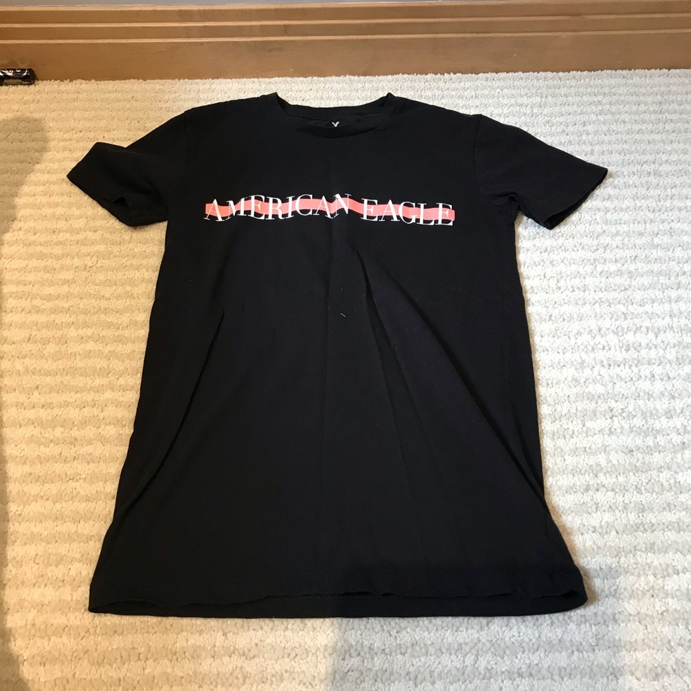 American eagle black T-shirt young men’s J7